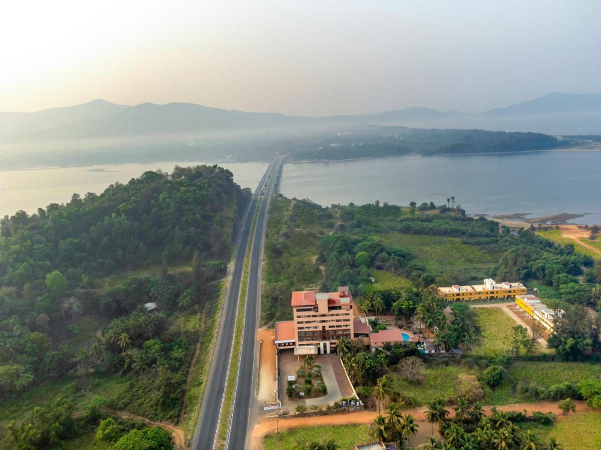 Hotel Sterling Karwar Exteriér fotografie