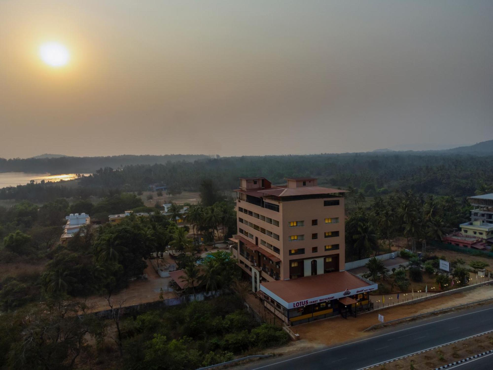 Hotel Sterling Karwar Exteriér fotografie
